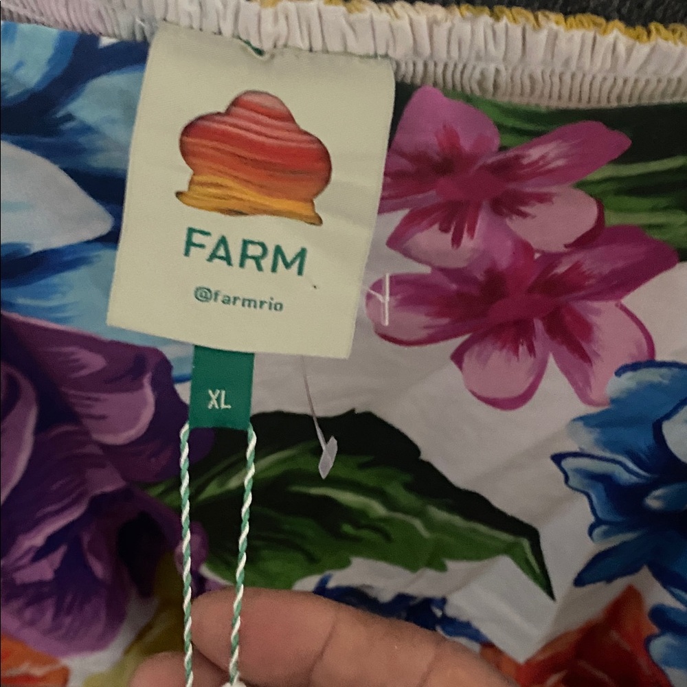 FARM Rio Multicolor Floral Women's Blouse - Picture 2 of 6